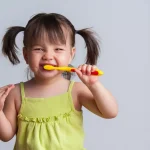 5 Tips Merawat Kesehatan Mulut pada Anak-Anak
