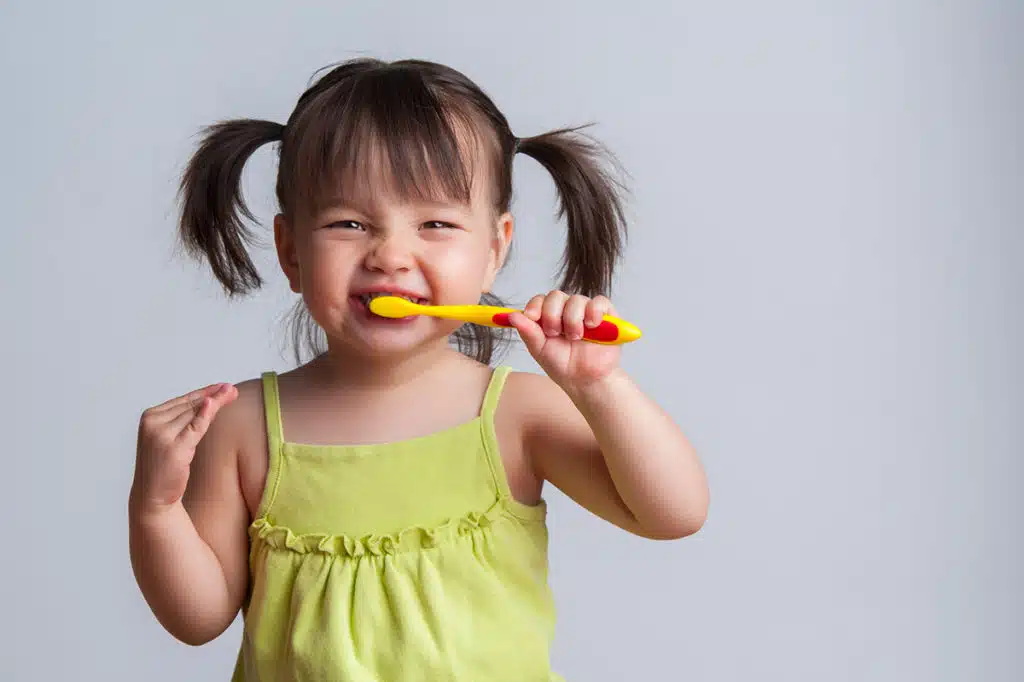 5 Tips Merawat Kesehatan Mulut pada Anak-Anak