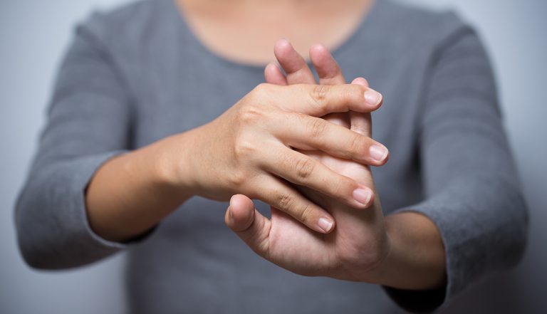 7 Gerakan Senam Jari untuk Menjaga Kesehatan Tangan