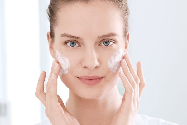 10 Tips Memilih Produk Perawatan untuk Kulit Berjerawat 10 Tips Memilih Produk Perawatan untuk Kulit Berjerawat