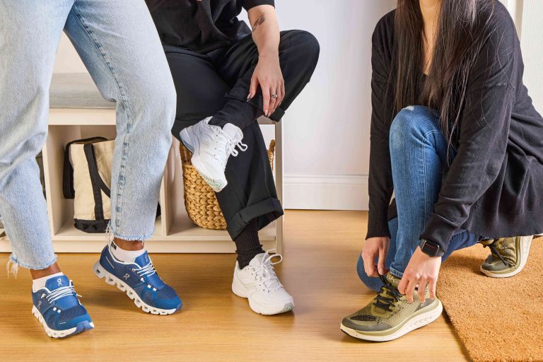 7 Cara Tepat Memakai Sepatu untuk Jaga Lutut