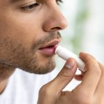 5 Tips Menjaga Kesehatan Bibir untuk Pria Aktif