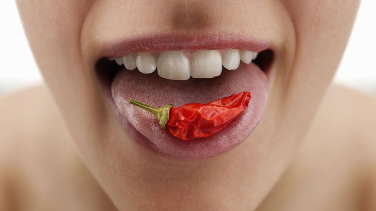 5 Cara Mengatasi Lidah Perih Karena Makanan Pedas