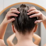 7 Langkah Merawat Rambut Setelah Keramas